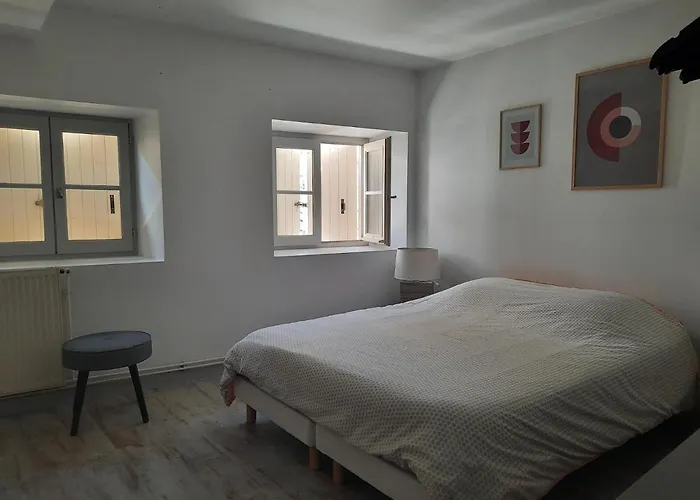 Duplex Place Du Marché * Saint-Jean-dʼAngély